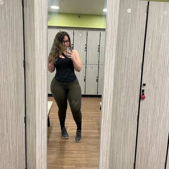 Meet your Posher, Samantha - Picture 1 of 1